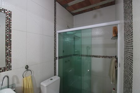 Casa de condomínio à venda com 176m², 2 quartos e 1 vagaBanheiro da suíte 2