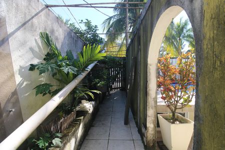 Casa de condomínio à venda com 176m², 2 quartos e 1 vagaEntrada