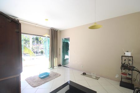 Casa de condomínio à venda com 176m², 2 quartos e 1 vagaHall