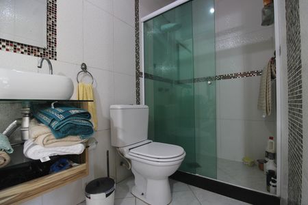 Casa de condomínio à venda com 176m², 2 quartos e 1 vagaBanheiro da suíte 2