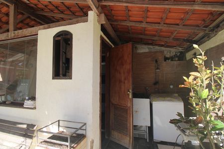 Casa de condomínio à venda com 176m², 2 quartos e 1 vagaÁrea de serviço