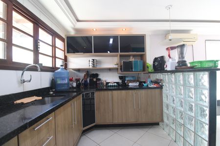 Casa de condomínio à venda com 176m², 2 quartos e 1 vagaCozinha