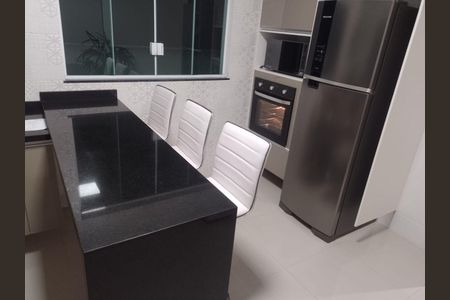 Casa à venda com 3 quartos, 126m² em Jardim Monte Carmelo, Guarulhos