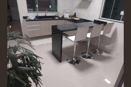 Casa à venda com 126m², 3 quartos e 2 vagas