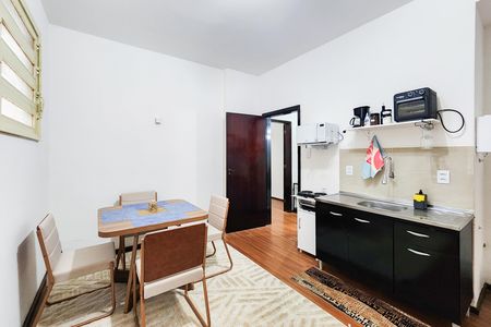 Sala  de kitnet/studio para alugar com 1 quarto, 41m² em Praça da Bandeira, Rio de Janeiro