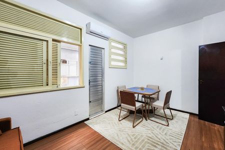 Sala  de kitnet/studio para alugar com 1 quarto, 41m² em Praça da Bandeira, Rio de Janeiro
