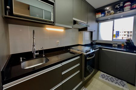 Apartamento à venda com 55m², 2 quartos e 1 vaga Apartamento à venda com 55m², 2 quartos e 1 vagaCozinha