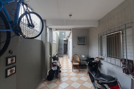 Casa à venda com 300m², 6 quartos e 1 vaga Casa à venda com 300m², 6 quartos e 1 vagaGaragem