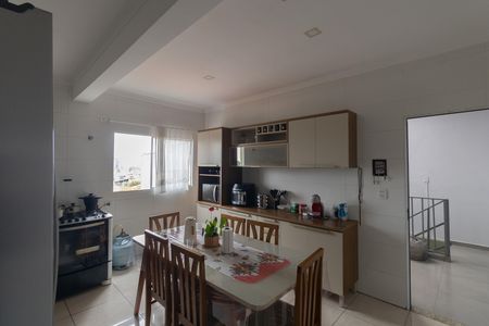 Casa à venda com 300m², 6 quartos e 1 vaga Casa à venda com 300m², 6 quartos e 1 vagaCozinha