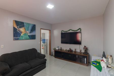 Casa à venda com 300m², 6 quartos e 1 vaga Casa à venda com 300m², 6 quartos e 1 vagaSala