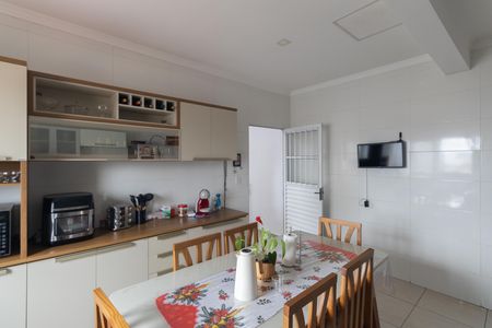Casa à venda com 300m², 6 quartos e 1 vaga Casa à venda com 300m², 6 quartos e 1 vagaCozinha