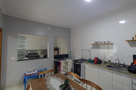 Casa à venda com 300m², 6 quartos e 1 vaga Casa à venda com 300m², 6 quartos e 1 vagaCozinha