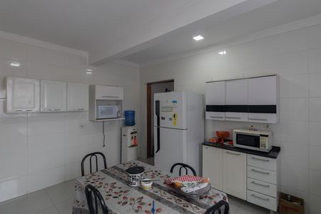 Casa à venda com 300m², 6 quartos e 1 vaga Casa à venda com 300m², 6 quartos e 1 vagaCozinha