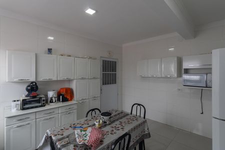 Casa à venda com 300m², 6 quartos e 1 vaga Casa à venda com 300m², 6 quartos e 1 vagaCozinha
