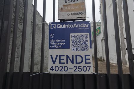 Casa à venda com 300m², 6 quartos e 1 vaga Casa à venda com 300m², 6 quartos e 1 vagaPlaquinha