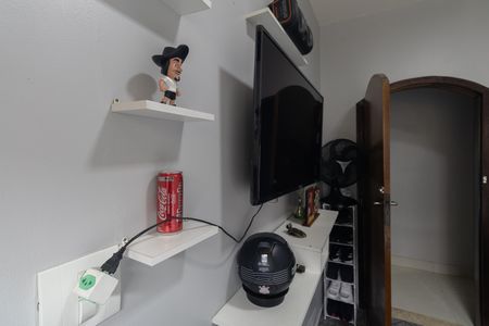 Casa à venda com 300m², 6 quartos e 1 vaga Casa à venda com 300m², 6 quartos e 1 vagaQuarto 1