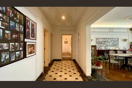 Apartamento para alugar com 330m², 3 quartos e 3 vagasHall social