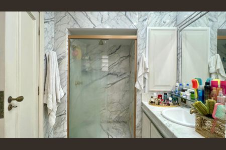 Apartamento para alugar com 330m², 3 quartos e 3 vagasBanheiro da Suíte 2