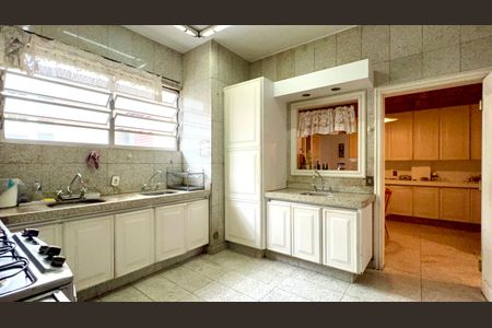 Apartamento para alugar com 330m², 3 quartos e 3 vagasCozinha