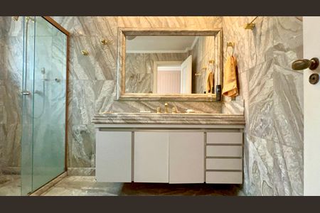 Apartamento para alugar com 330m², 3 quartos e 3 vagasBanheiro da Suíte 1