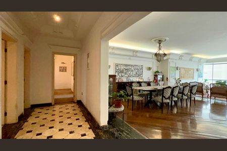 Apartamento para alugar com 330m², 3 quartos e 3 vagasHall social