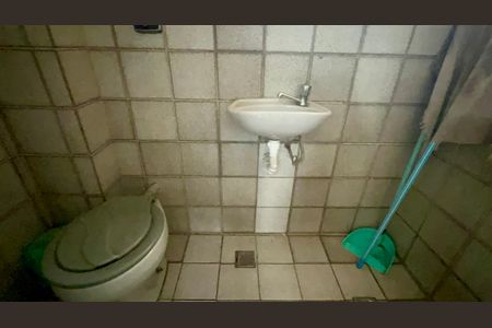 Apartamento para alugar com 330m², 3 quartos e 3 vagasBanheiro de serviço