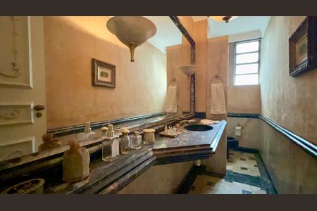 Apartamento para alugar com 330m², 3 quartos e 3 vagasLavabo
