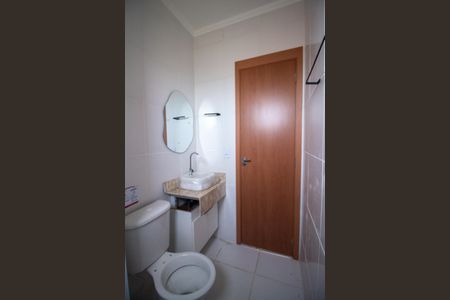 Banheiro de apartamento para alugar com 2 quartos, 45m² em Santo Antônio, Votorantim