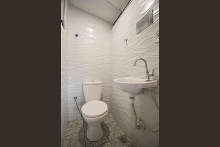 Casa para alugar com 100m², 2 quartos e 1 vaga Casa para alugar com 100m², 2 quartos e 1 vagaBanheiro de serviço