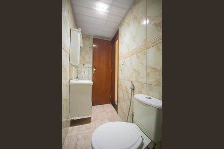 Casa para alugar com 100m², 2 quartos e 1 vaga Casa para alugar com 100m², 2 quartos e 1 vagaBanheiro