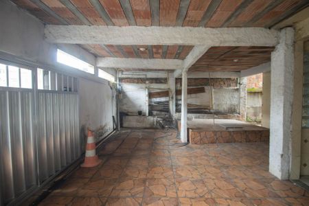 Garagem de casa para alugar com 2 quartos, 100m² em Porto da Madama, São Gonçalo