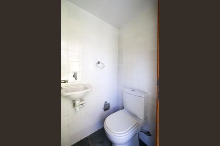 Casa para alugar com 560m², 3 quartos e 2 vagasBanheiro de Serviço
