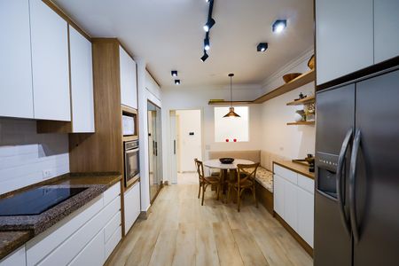 Casa para alugar com 560m², 3 quartos e 2 vagasCozinha
