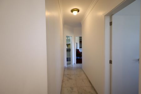 Casa para alugar com 560m², 3 quartos e 2 vagasHall de distribuição