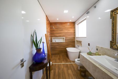 Casa para alugar com 560m², 3 quartos e 2 vagasBanheiro Social