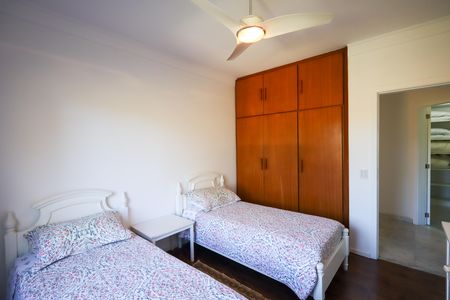 Casa para alugar com 560m², 3 quartos e 2 vagasQuarto 2