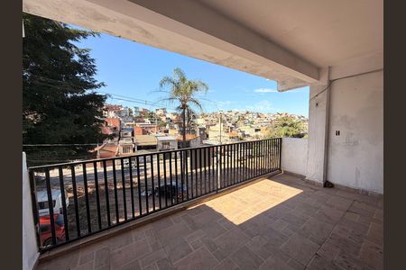 Casa para alugar com 241m², 1 quarto e sem vagaSacada