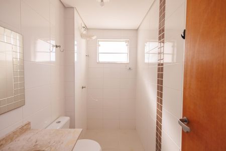 Apartamento para alugar com 72m², 2 quartos e 1 vaga Apartamento para alugar com 72m², 2 quartos e 1 vagaBanheiro Corredor