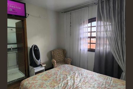 Casa à venda com 4 quartos, 350m² em Vila Vitorio Mazzei, São Paulo