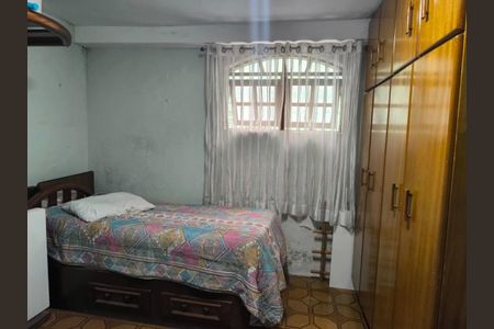 Casa à venda com 4 quartos, 350m² em Vila Vitorio Mazzei, São Paulo