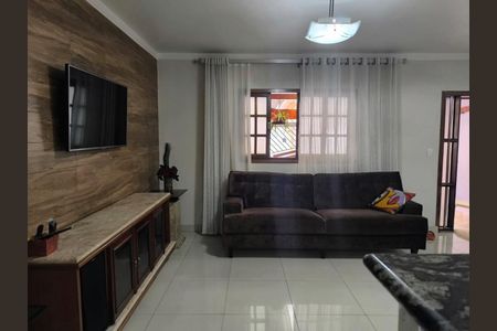 Casa à venda com 4 quartos, 350m² em Vila Vitorio Mazzei, São Paulo