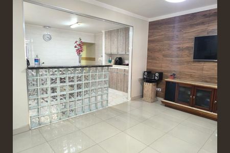 Casa à venda com 4 quartos, 350m² em Vila Vitorio Mazzei, São Paulo
