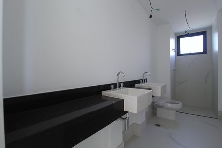 Apartamento à venda com 176m², 3 quartos e 2 vagasBanheiro da Suíte 3