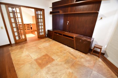 Sala de TV de casa para alugar com 4 quartos, 515m² em Parque Taquaral, Campinas