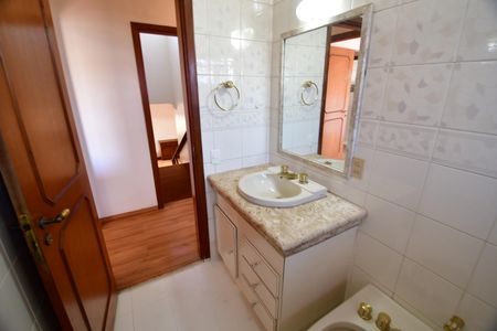 Banheiro Social de casa para alugar com 4 quartos, 515m² em Parque Taquaral, Campinas
