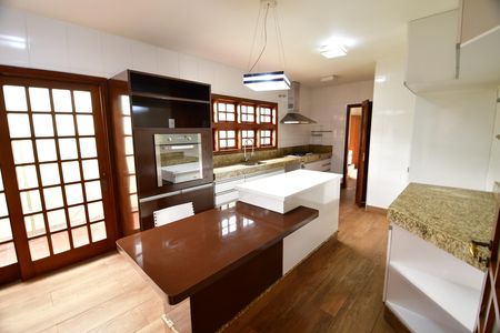 Cozinha de casa para alugar com 4 quartos, 515m² em Parque Taquaral, Campinas