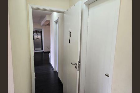 Corredor de apartamento para alugar com 2 quartos, 64m² em Jardim Parque Morumbi, São Paulo