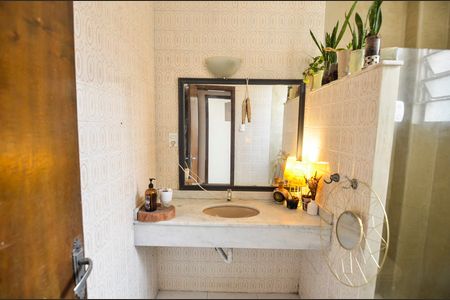 Apartamento à venda com 153m², 4 quartos e 1 vaga Apartamento à venda com 153m², 4 quartos e 1 vagaBanheiro Social