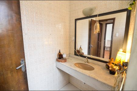 Apartamento à venda com 153m², 4 quartos e 1 vaga Apartamento à venda com 153m², 4 quartos e 1 vagaBanheiro Social