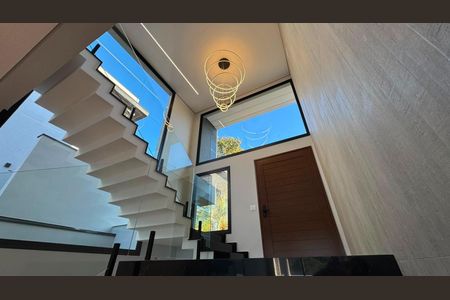 Casa à venda com 350m², 4 quartos e 3 vagas Casa à venda com 350m², 4 quartos e 3 vagasFoto 08